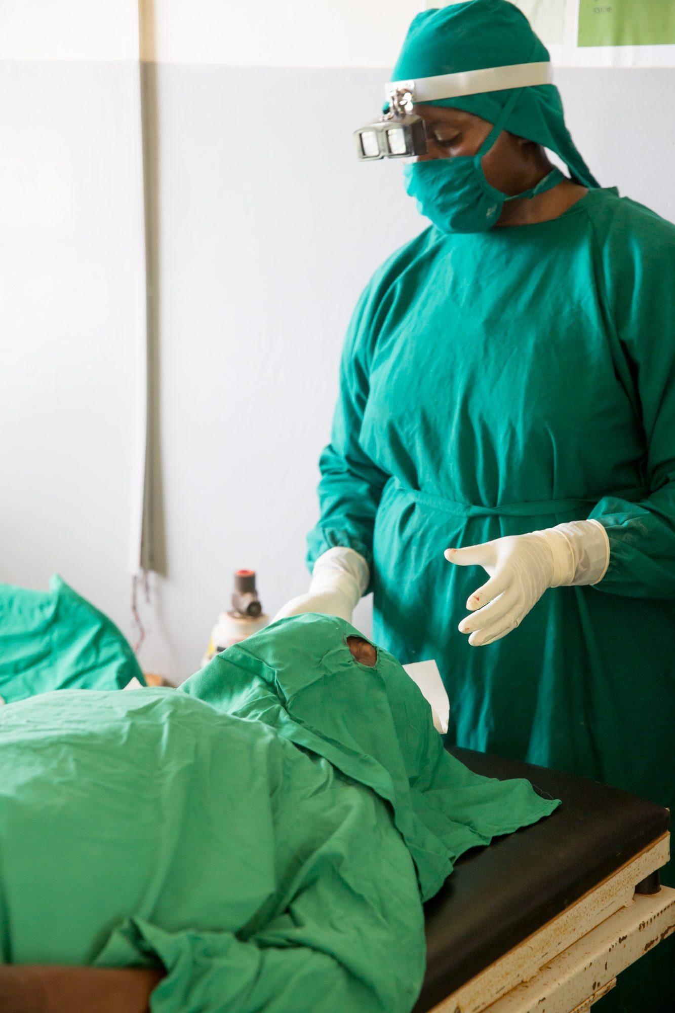 Trichiasis Surgery — photograph 12